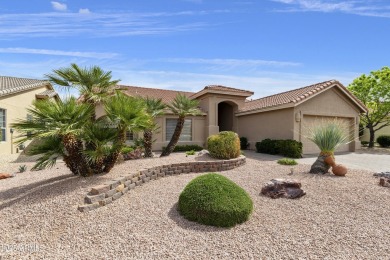 Welcome to this well-maintained 2 bedroom, 2 bath PLUS den 2,022 on Oakwood Golf Club  in Arizona - for sale on GolfHomes.com, golf home, golf lot