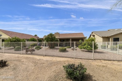 Welcome to this well-maintained 2 bedroom, 2 bath PLUS den 2,022 on Oakwood Golf Club  in Arizona - for sale on GolfHomes.com, golf home, golf lot