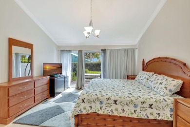 Welcome to this beautifully updated 2-bedroom, 2.5-bathroom on Broken Sound Golf and Club  in Florida - for sale on GolfHomes.com, golf home, golf lot