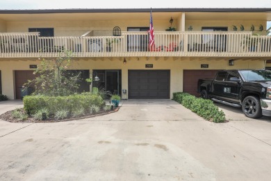 Discover elegance in this beautifully renovated townhome in on Meadowood Golf and Tennis Club in Florida - for sale on GolfHomes.com, golf home, golf lot