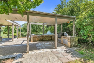 Welcome to this exceptional custom-built contemporary home on Rogue Valley Country Club in Oregon - for sale on GolfHomes.com, golf home, golf lot