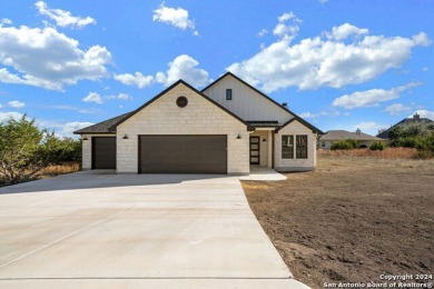 **Seller offering $5,000 towards buyer closing costs** Beautiful on Vaaler Creek Golf Club in Texas - for sale on GolfHomes.com, golf home, golf lot