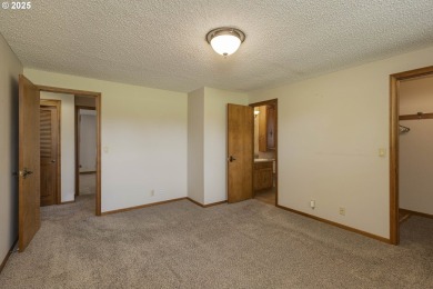 Immaculate Single-Level Home on the 5th Fairway of Michelbook on Michelbook Country Club in Oregon - for sale on GolfHomes.com, golf home, golf lot