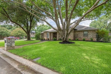 Don't miss this beautiful home on a corner lot with established on Walnut Creek Country Club in Texas - for sale on GolfHomes.com, golf home, golf lot