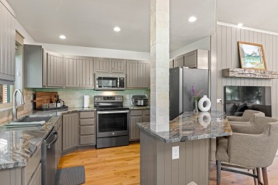 Perfect Vacation Escape - Remodeled and rarely available Golf on  in Idaho - for sale on GolfHomes.com, golf home, golf lot