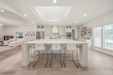 AMAZING price on remodeled, North Greentree home on the golf on Green Tree Country Club in Texas - for sale on GolfHomes.com, golf home, golf lot