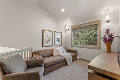 Perfect Vacation Escape - Remodeled and rarely available Golf on  in Idaho - for sale on GolfHomes.com, golf home, golf lot
