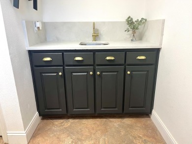 AMAZING price on remodeled, North Greentree home on the golf on Green Tree Country Club in Texas - for sale on GolfHomes.com, golf home, golf lot