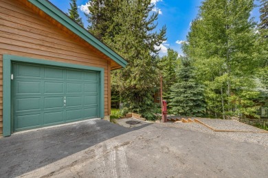 Perfect Vacation Escape - Remodeled and rarely available Golf on  in Idaho - for sale on GolfHomes.com, golf home, golf lot