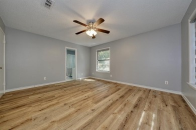 Welcome home to this beautifully maintained 2-bedroom on Hide-A-Way Lake Golf Course in Texas - for sale on GolfHomes.com, golf home, golf lot