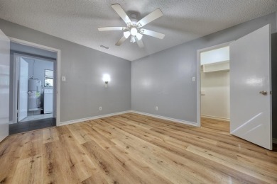 Welcome home to this beautifully maintained 2-bedroom on Hide-A-Way Lake Golf Course in Texas - for sale on GolfHomes.com, golf home, golf lot