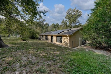 Welcome home to this beautifully maintained 2-bedroom on Hide-A-Way Lake Golf Course in Texas - for sale on GolfHomes.com, golf home, golf lot