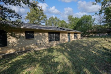 Welcome home to this beautifully maintained 2-bedroom on Hide-A-Way Lake Golf Course in Texas - for sale on GolfHomes.com, golf home, golf lot