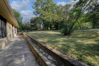 Welcome home to this beautifully maintained 2-bedroom on Hide-A-Way Lake Golf Course in Texas - for sale on GolfHomes.com, golf home, golf lot