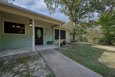 Welcome home to this beautifully maintained 2-bedroom on Hide-A-Way Lake Golf Course in Texas - for sale on GolfHomes.com, golf home, golf lot