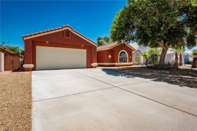 Prepare to be wowed by the freshly remodeled residence awaiting on Desert Lakes Golf Course in Arizona - for sale on GolfHomes.com, golf home, golf lot