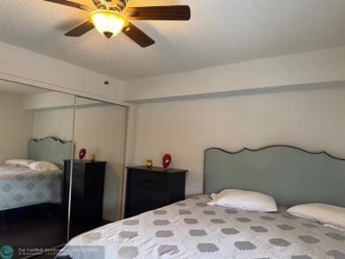 Welcome to this beautiful updated 2-bedroom, 2 bathroom condo in on The Country Club At Boca Raton in Florida - for sale on GolfHomes.com, golf home, golf lot
