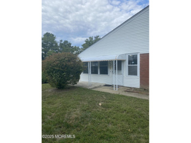IMMACULATE CONDITION! New AC units Hot water heater Just on Keswick Village Golf Course in New Jersey - for sale on GolfHomes.com, golf home, golf lot