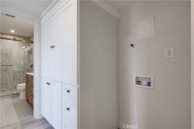 Beautifully remodeled upper-level unit boasting dazzling on Oak Creek Golf Club in California - for sale on GolfHomes.com, golf home, golf lot