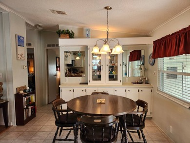 Welcome! This very clean, very well maintained 2/2 is bright on Grasslands Golf and Country Club in Florida - for sale on GolfHomes.com, golf home, golf lot