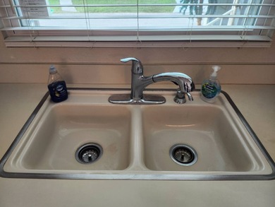 Welcome! This very clean, very well maintained 2/2 is bright on Grasslands Golf and Country Club in Florida - for sale on GolfHomes.com, golf home, golf lot