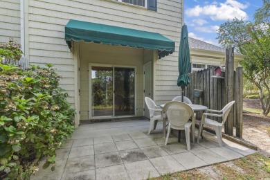 Immaculately kept 3BR/2.5BA end-unit townhouse-style condo in on Glen Dornoch Waterway Golf Links in South Carolina - for sale on GolfHomes.com, golf home, golf lot
