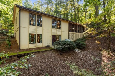 Welcome to the gated community of Keowee Key. Enjoy the 4 on Keowee Key Golf and Country Club in South Carolina - for sale on GolfHomes.com, golf home, golf lot