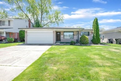 Are you looking for a super clean and move in condition 3 on Maple Lane Golf Club in Michigan - for sale on GolfHomes.com, golf home, golf lot