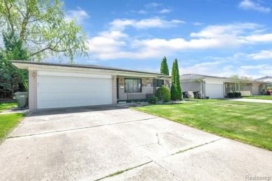 Are you looking for a super clean and move in condition 3 on Maple Lane Golf Club in Michigan - for sale on GolfHomes.com, golf home, golf lot
