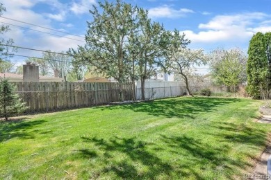 Are you looking for a super clean and move in condition 3 on Maple Lane Golf Club in Michigan - for sale on GolfHomes.com, golf home, golf lot