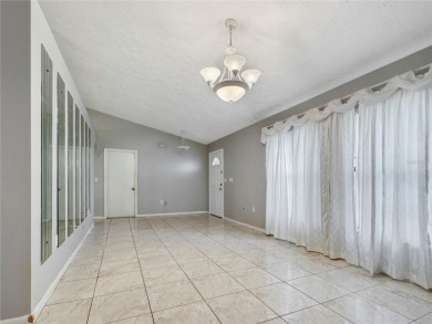 Great location!, Motivated seller, 3 Bedroom 2 Bath split plan on Sun n Lake Golf and Country Club in Florida - for sale on GolfHomes.com, golf home, golf lot