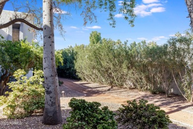 Exceptional 2BR/2BA 1st floor Condo in the Heart of the Biltmore on Arizona Biltmore Golf and Country Club in Arizona - for sale on GolfHomes.com, golf home, golf lot