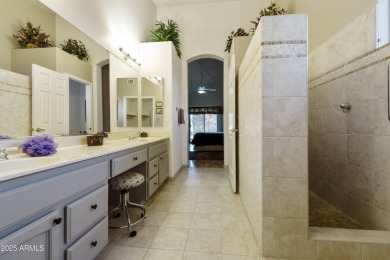 Lovely 1BR plus den w/Murphy bed Sedona model on the walking on Oakwood Golf Club  in Arizona - for sale on GolfHomes.com, golf home, golf lot
