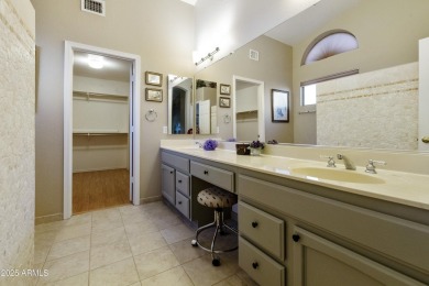Lovely 1BR plus den w/Murphy bed Sedona model on the walking on Oakwood Golf Club  in Arizona - for sale on GolfHomes.com, golf home, golf lot