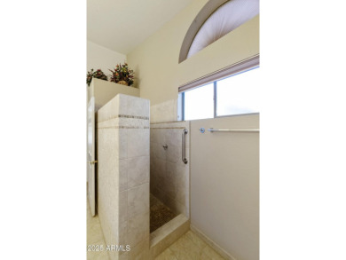 Lovely 1BR plus den w/Murphy bed Sedona model on the walking on Oakwood Golf Club  in Arizona - for sale on GolfHomes.com, golf home, golf lot