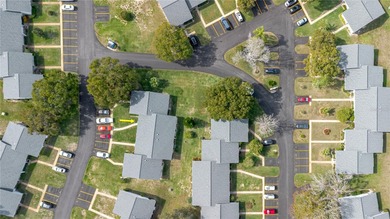 This Beautifully Decorated and Fully Updated 2 Bedroom 2 Bath on Beacon Woods Golf Club in Florida - for sale on GolfHomes.com, golf home, golf lot