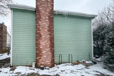 Gurnee. Hard to find 1500 sq foot 3 bedroom, 2.1 bath home with on Heather Ridge Golf Club in Illinois - for sale on GolfHomes.com, golf home, golf lot