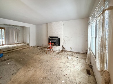 Gurnee. Hard to find 1500 sq foot 3 bedroom, 2.1 bath home with on Heather Ridge Golf Club in Illinois - for sale on GolfHomes.com, golf home, golf lot