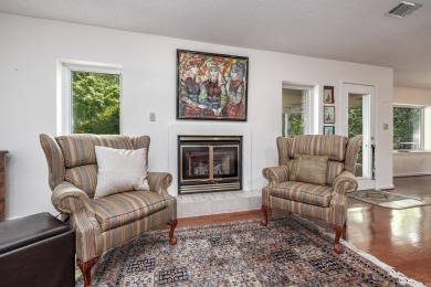 2 Dominar Place - ideally located between Balboa and Coronado on Balboa Golf Course in Arkansas - for sale on GolfHomes.com, golf home, golf lot