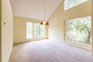 This is a public online auction. An auction is a transparent way on Fox Den Country Club in Tennessee - for sale on GolfHomes.com, golf home, golf lot