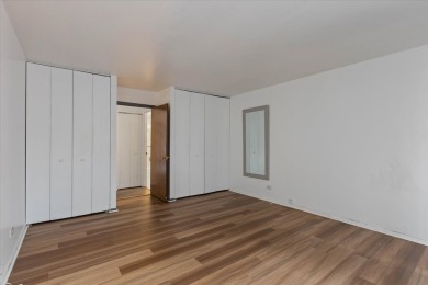 Welcome to your new home!  This one bed/one bath is ready for on River Oaks Golf Course in Illinois - for sale on GolfHomes.com, golf home, golf lot