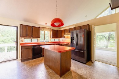This is a public online auction. An auction is a transparent way on Fox Den Country Club in Tennessee - for sale on GolfHomes.com, golf home, golf lot