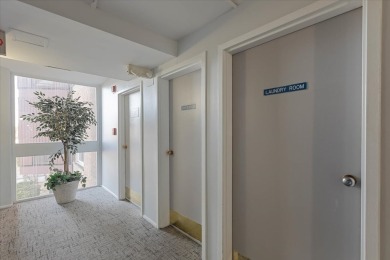 Welcome to your new home!  This one bed/one bath is ready for on River Oaks Golf Course in Illinois - for sale on GolfHomes.com, golf home, golf lot