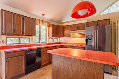 This is a public online auction. An auction is a transparent way on Fox Den Country Club in Tennessee - for sale on GolfHomes.com, golf home, golf lot