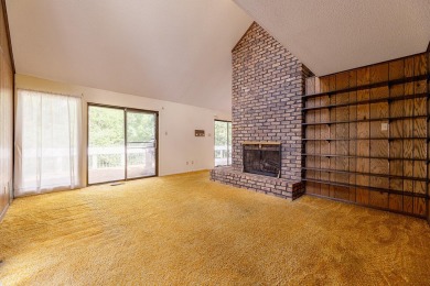 This is a public online auction. An auction is a transparent way on Fox Den Country Club in Tennessee - for sale on GolfHomes.com, golf home, golf lot