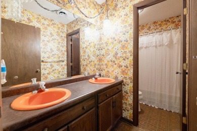 This is a public online auction. An auction is a transparent way on Fox Den Country Club in Tennessee - for sale on GolfHomes.com, golf home, golf lot