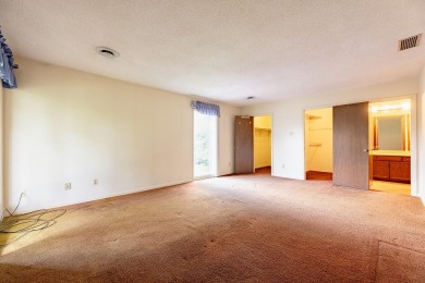 This is a public online auction. An auction is a transparent way on Fox Den Country Club in Tennessee - for sale on GolfHomes.com, golf home, golf lot
