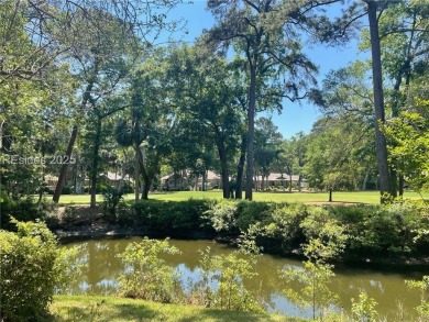 Picture perfect completely remodeled 3 bedroom/3 bath golf and on Sea Pines Country Club in South Carolina - for sale on GolfHomes.com, golf home, golf lot
