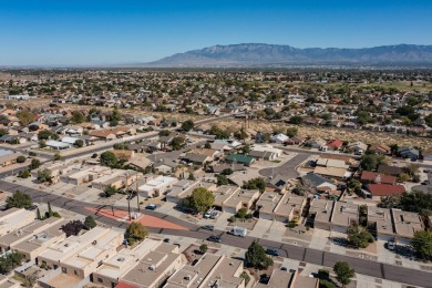 This 3-bed 2-bath townhome in Ladera West is light, bright & on Ladera Golf Course  in New Mexico - for sale on GolfHomes.com, golf home, golf lot