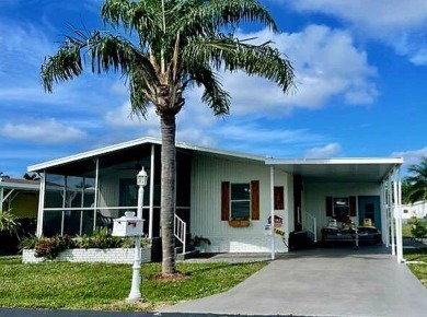 Beautifully renovated Naples Home!  This lovely home features 2 on Royal Wood Golf and Country Club in Florida - for sale on GolfHomes.com, golf home, golf lot